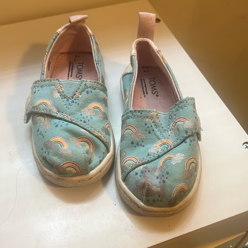 USED Rainbow toms size 6T